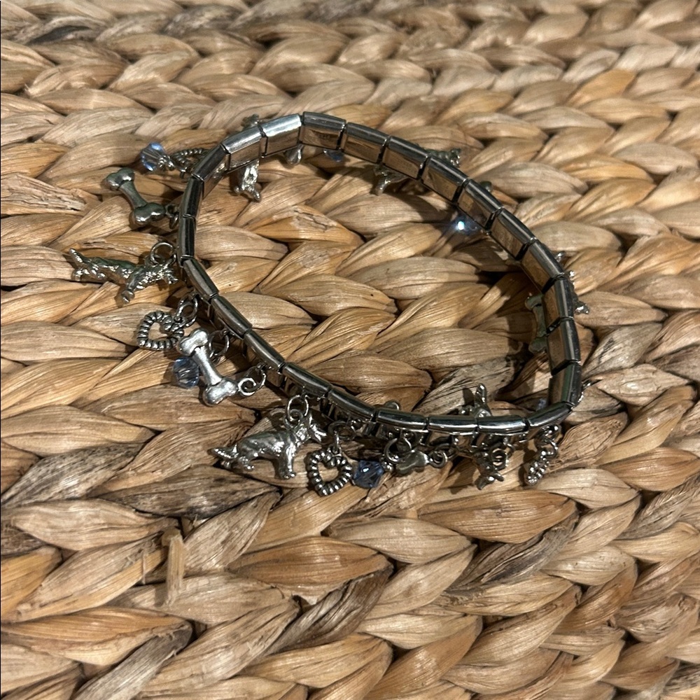 Non Signe Silver Toned Italian Charm Bracelet “I love dogs”